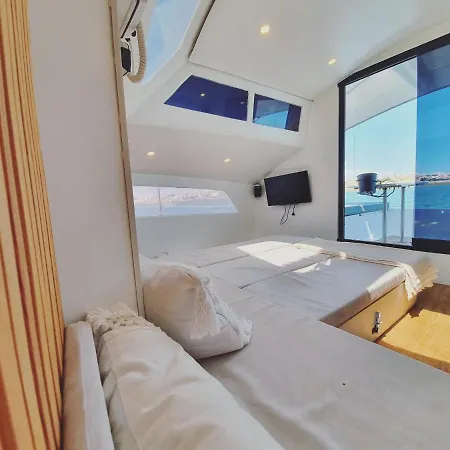 Barco Casa Catamara Sleepandboat