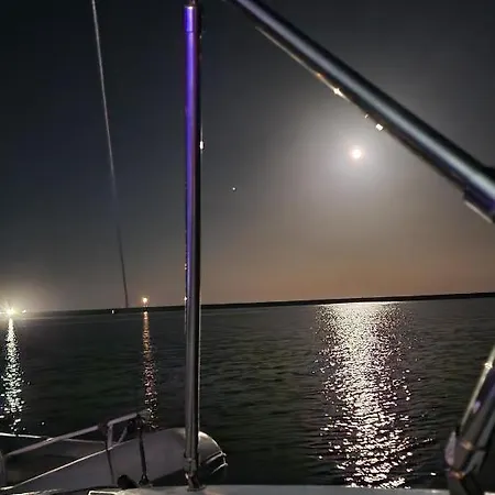 Barco Casa Catamara Sleepandboat Faro