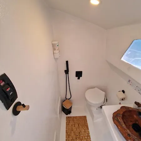 Barco Casa Catamara Sleepandboat Botel