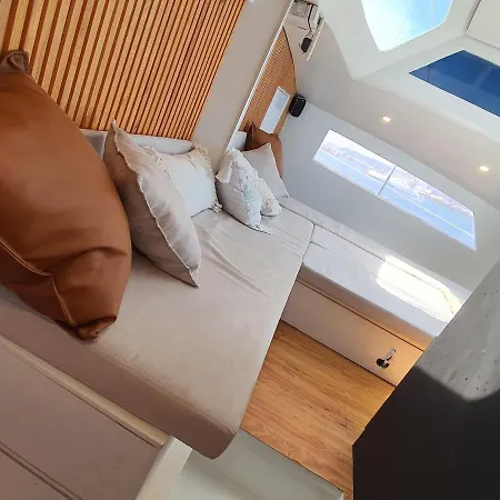 Barco Casa Catamara Sleepandboat Bateau-hôtel