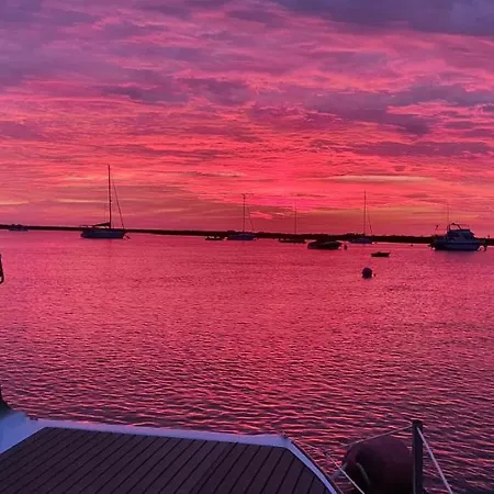 Barco Casa Catamara Sleepandboat