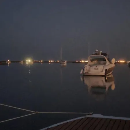 Barco Casa Catamara Sleepandboat *