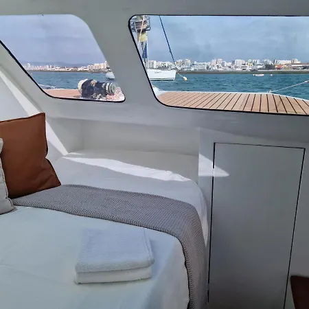 Barco Casa Catamara Sleepandboat Hotel na wodzie Dystrykt Faro