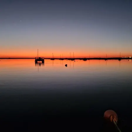Barco Casa Catamara Sleepandboat Botel *